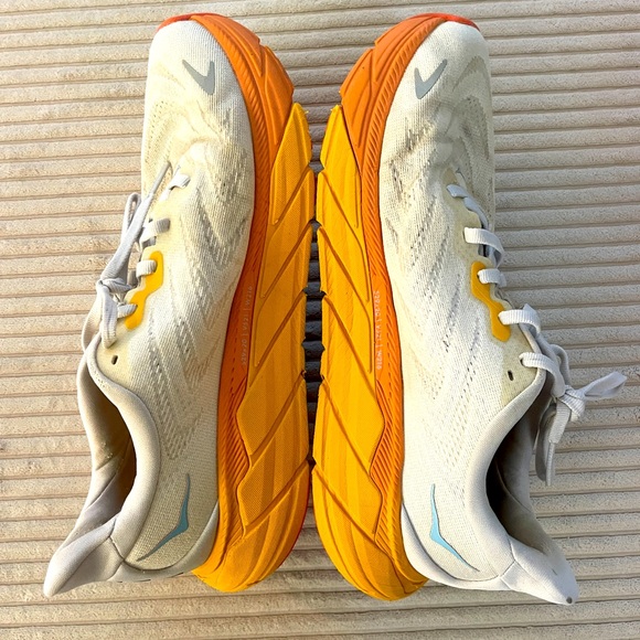 HOKA ONE ONE ARAHI 6 Sunlit Orange Creamsicle White - Picture 7 of 10